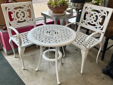 VTG White Cast Iron Round Table w/2-Chairs