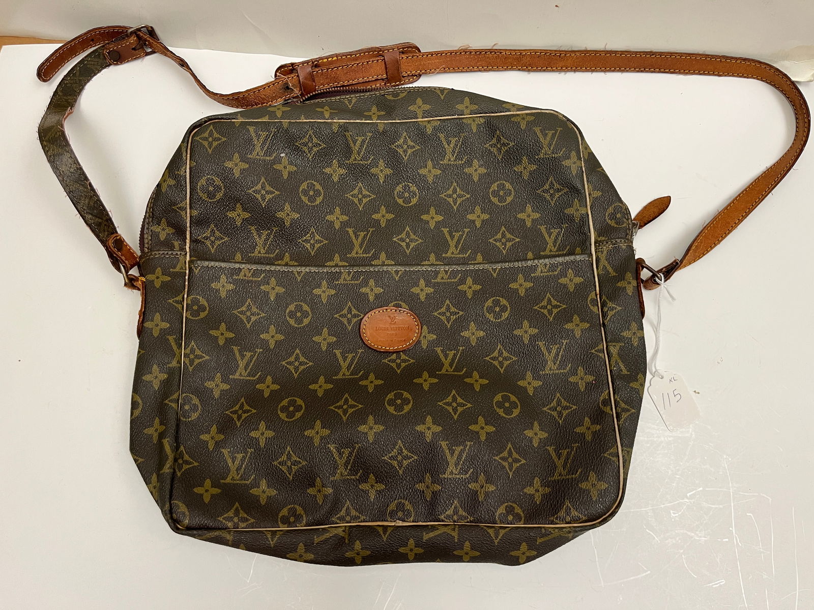 Louis Vuitton Messenger Bag (1 of 3)