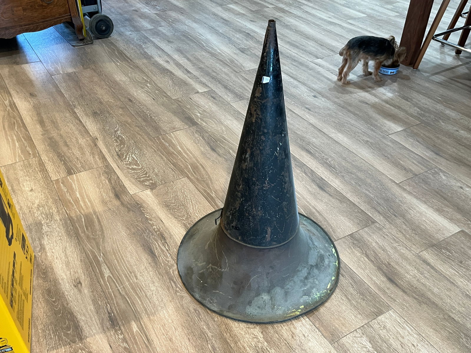 Antique Phonograph Horn (1 of 2)