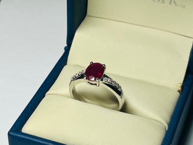 18kt WG Ruby/Dia. Ring (1 of 5)