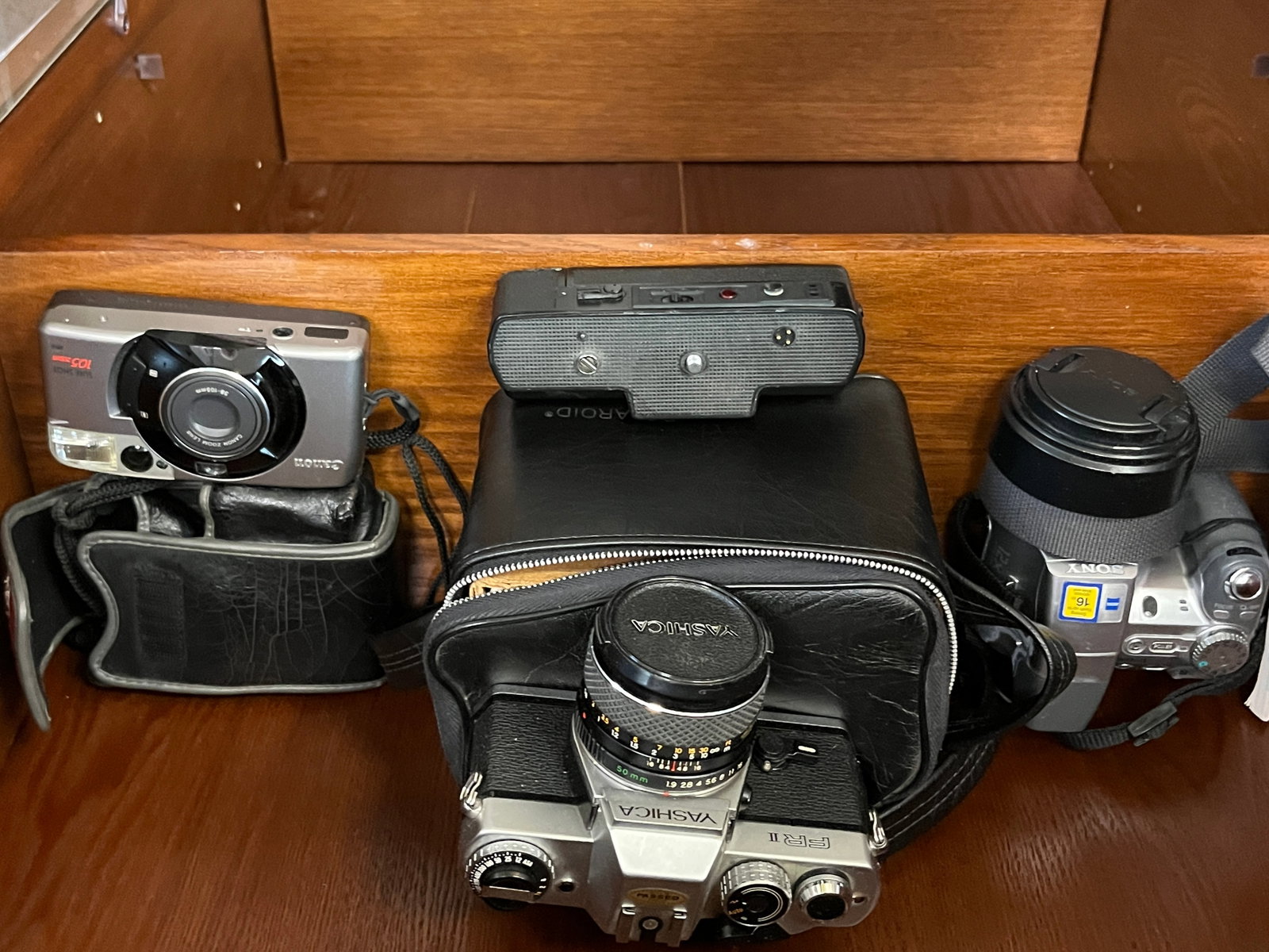 3-Cameras: (3) Cameras