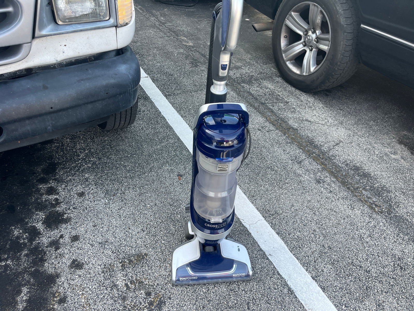 Kenmore Bagless Vac (1 of 5)