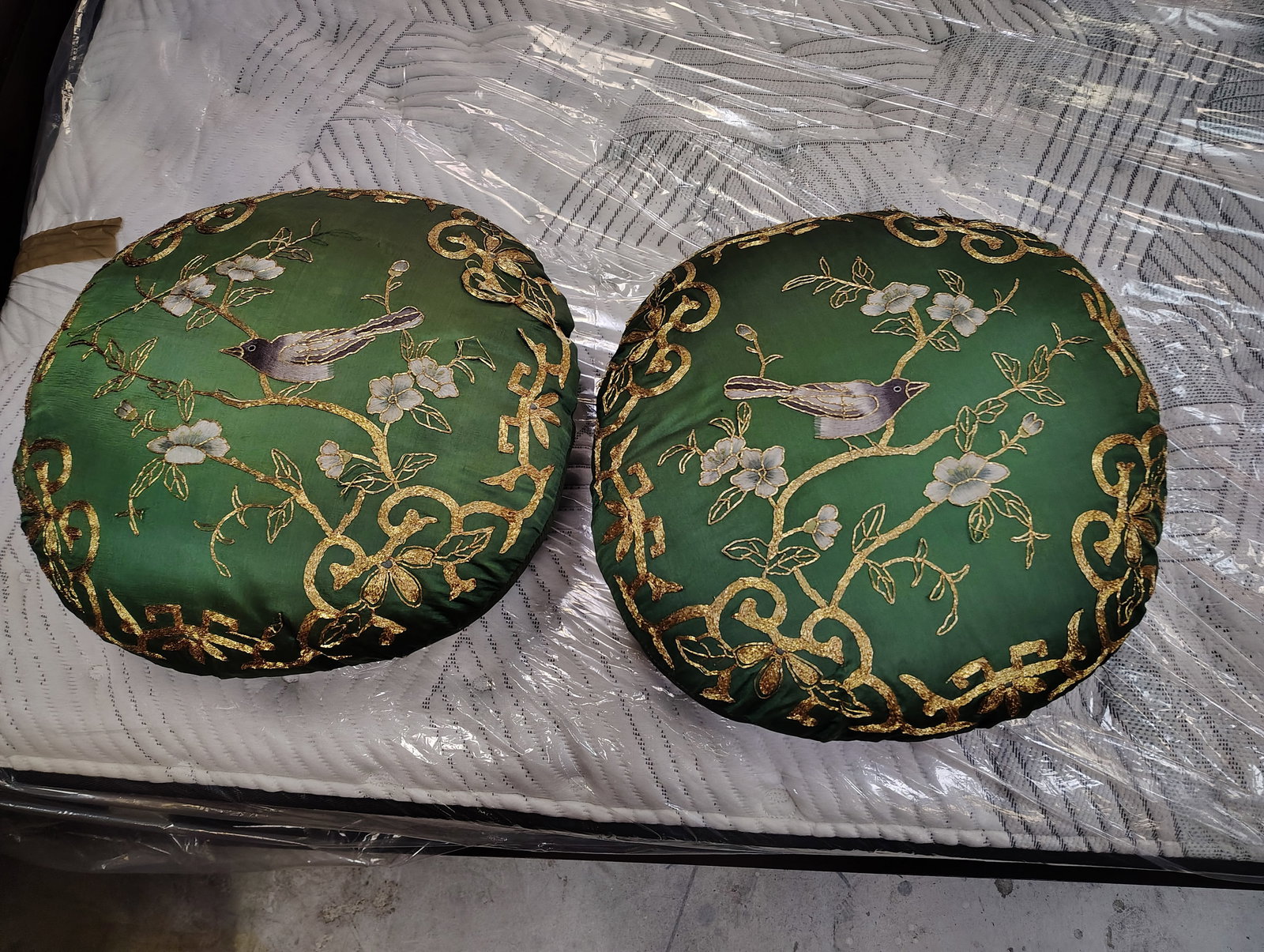 2-Custom Made VTG Throw Pillows (1 of 4)