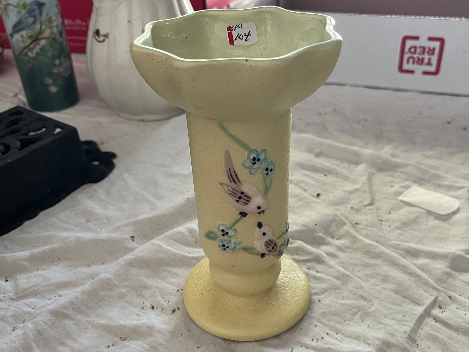 Hull Bird Vase (1 of 3)