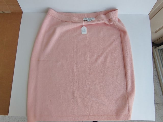 ST. JOHN Pink Skirt (1 of 3)