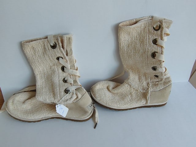 UGG Boots: UGG Boots size 9