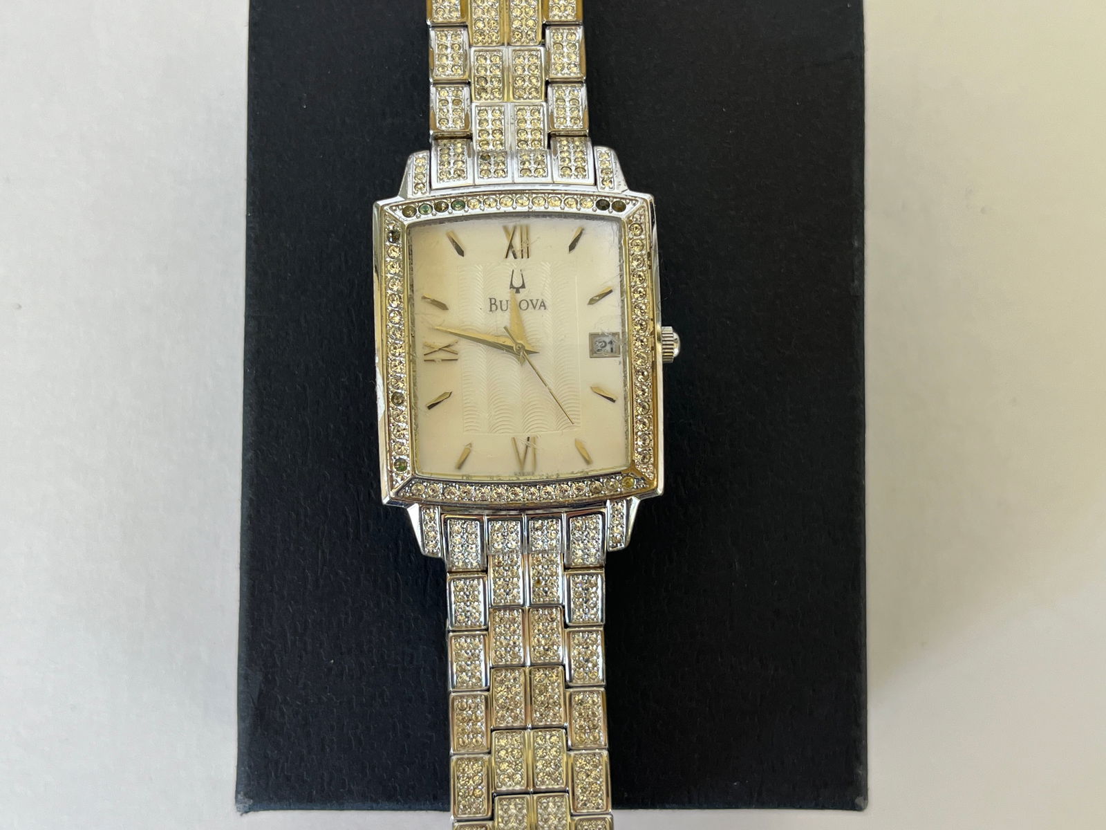 BULOVA Watch: BULOVA Watch (scratch on lower crystal)