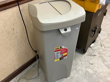 Rubbermaid Trash Can