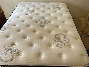 Stearns & Foster Queen Mattress