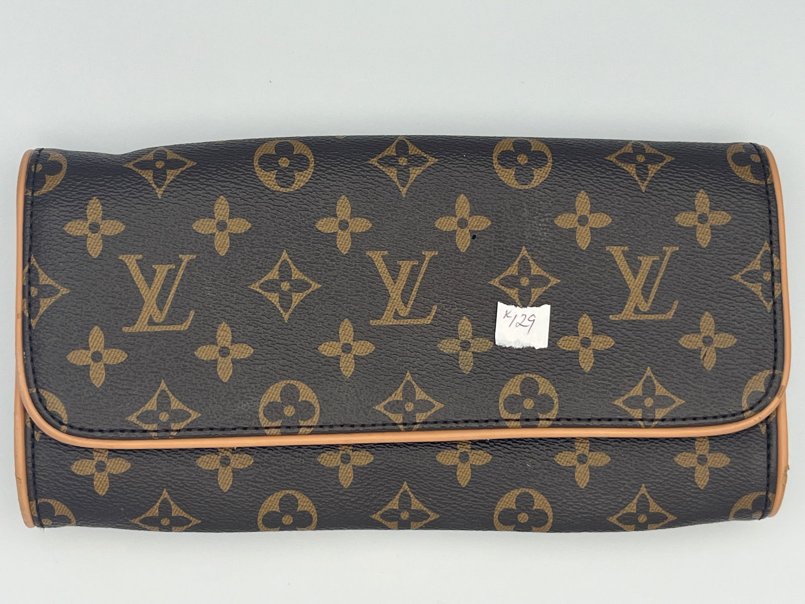 Louis Vuitton Clutch Bag (1 of 4)