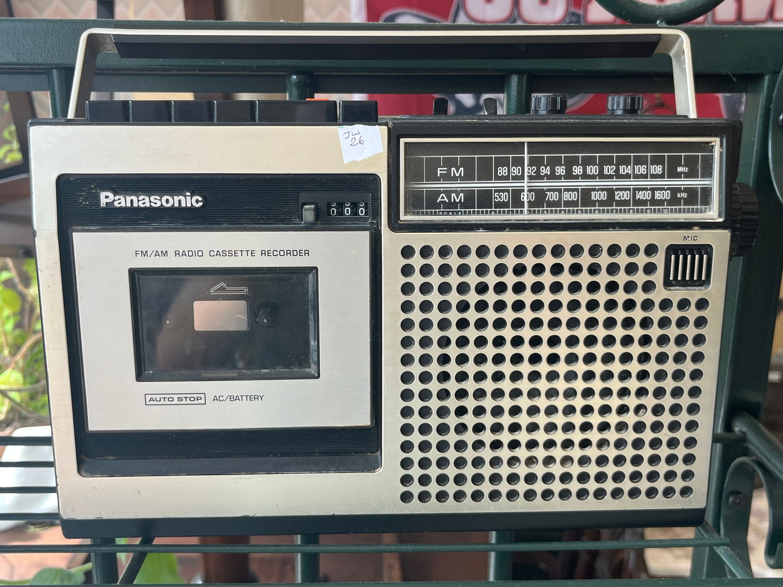 VTG Panasonic FM/AM Radio Casette Recorder (1 of 2)