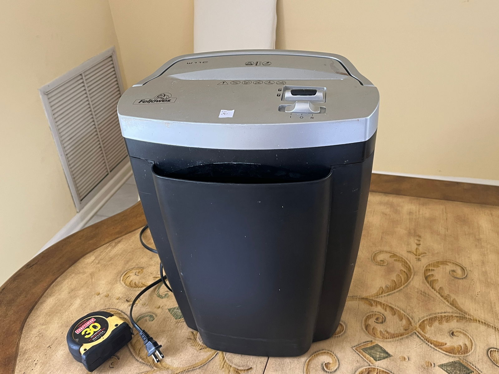 Fellows Paper Shredder (1 of 1)