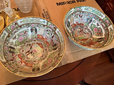 (2) Chinese Famille Rose Porcelain Bowls
