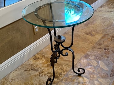 Rd. Glass Top Iron Base Table