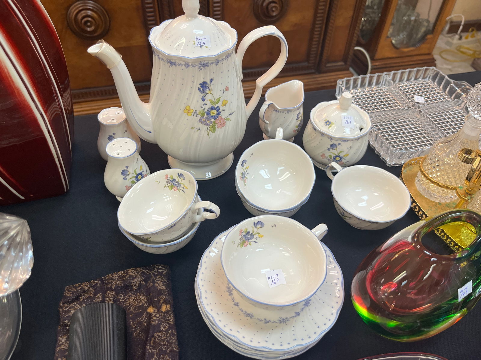 Nikko Wh/Bl Coffee/Tea Set (1 of 4)