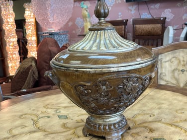 Deco. Lidded Felt Linned Trinket Box