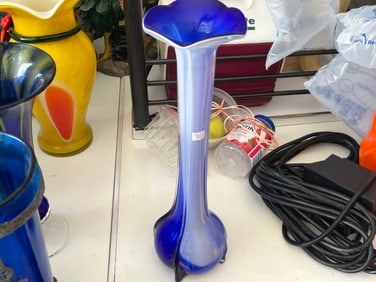 BL/Wh Art Glass Vase