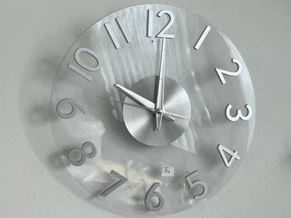 Plastic 12"dia. Wall Clock: Plastic 12"dia. Wall Clock (works)