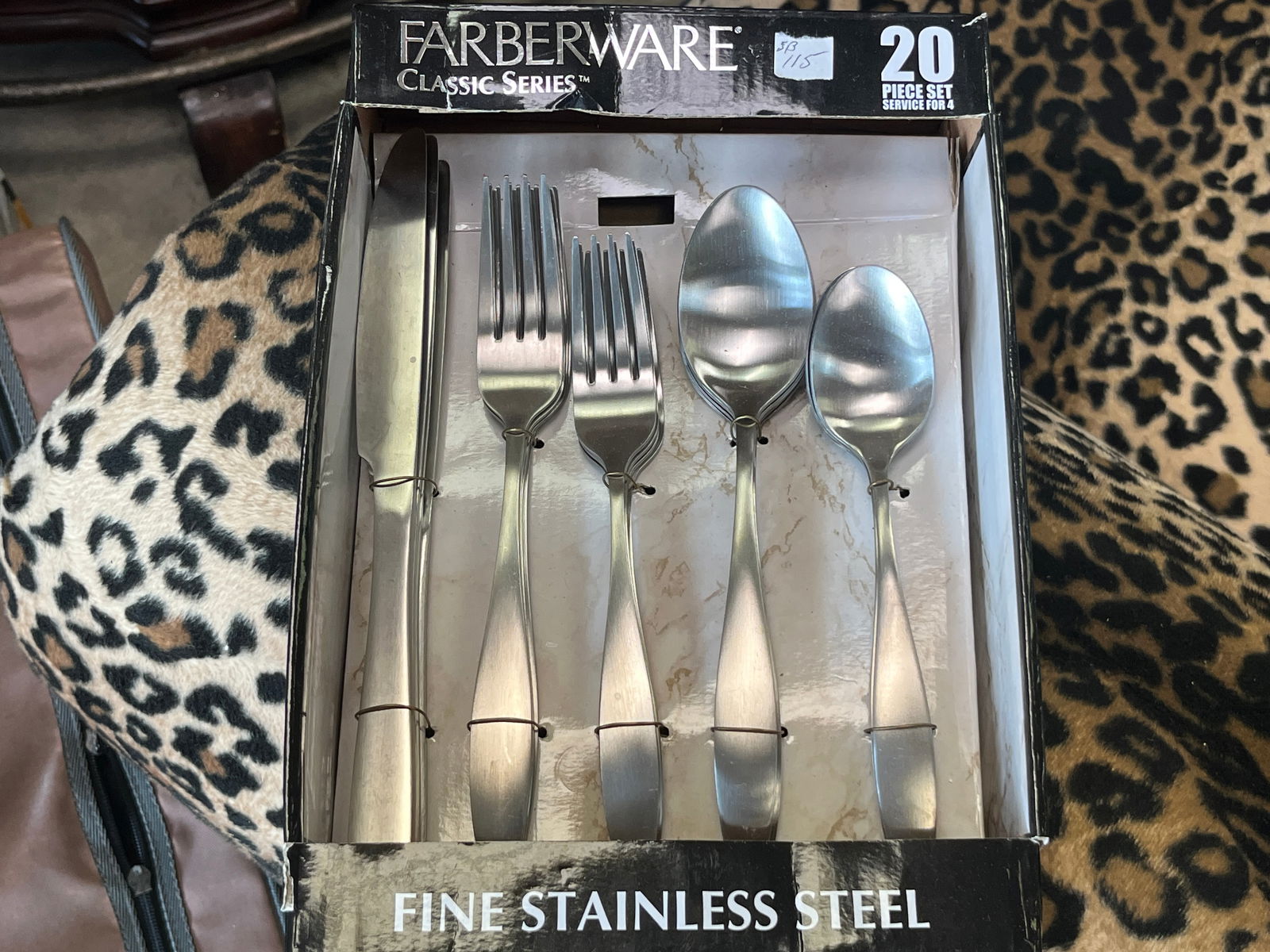 Farberware 4-place Set Stainless Flatware (1 of 1)
