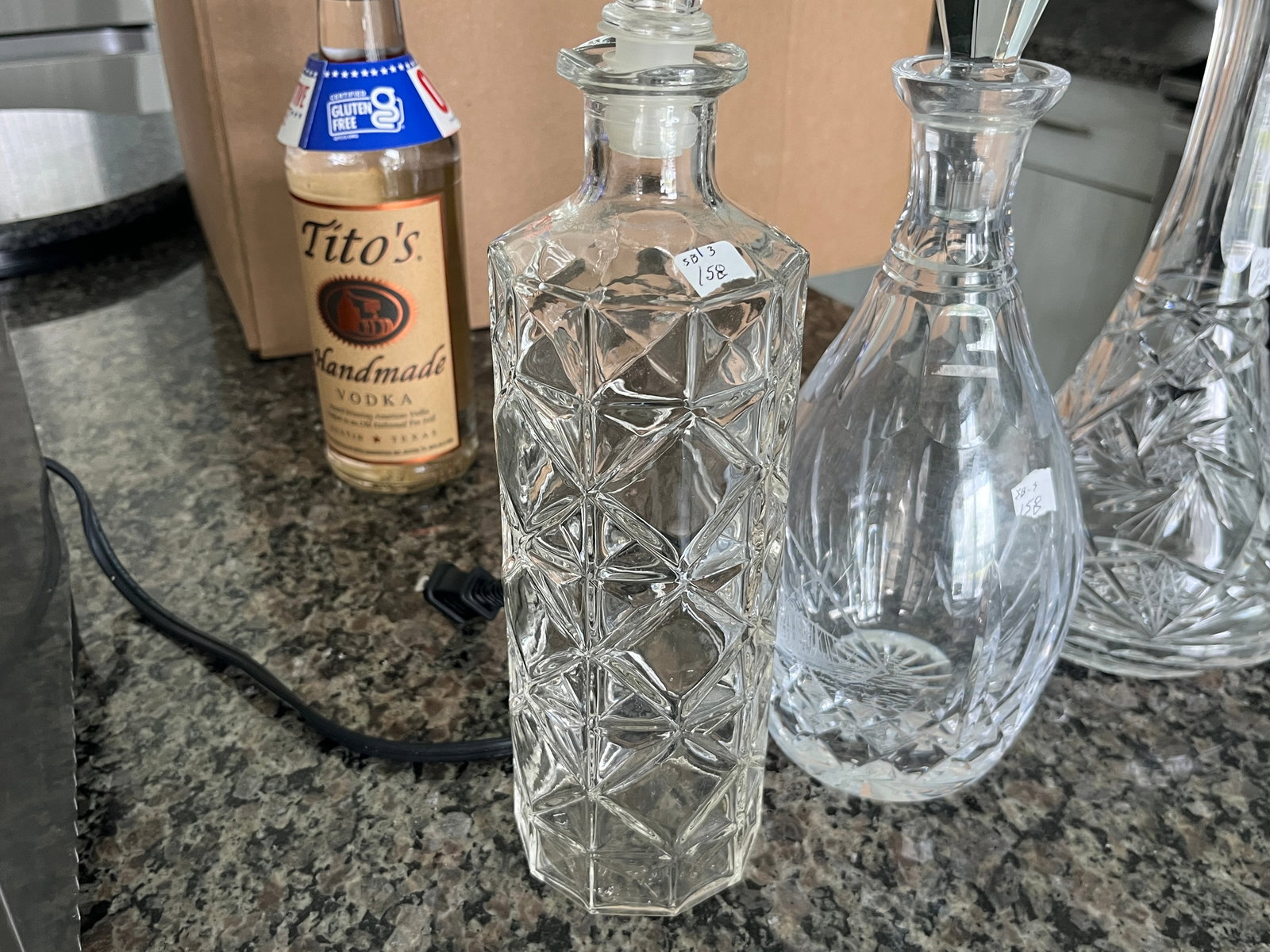 3-Unlike Decanters: 3-Unlike Decanters