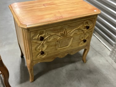 2-Drawer Night Table