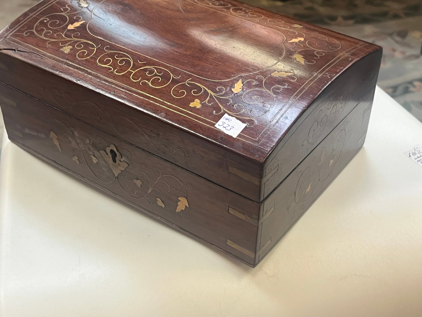 VTG Rosewood Brass Inlaid Jewelry/Keepsake Box: VTG Rosewood Brass Inlaid Jewelry/Keepsake Box (sm. Split on top. Look at pictures)