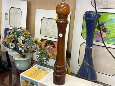 14"h Pepper Mill