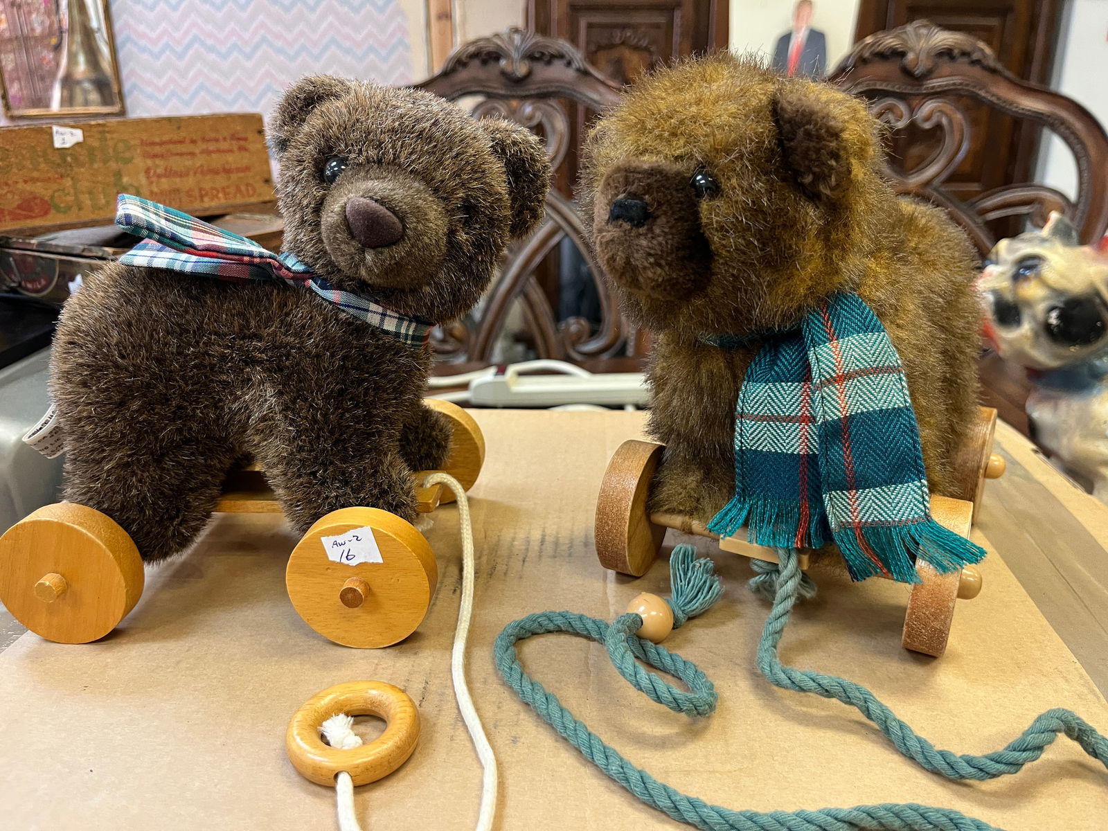 VTG 2-Applause Co. Push/Pull Teddy Bears. (1 of 2)