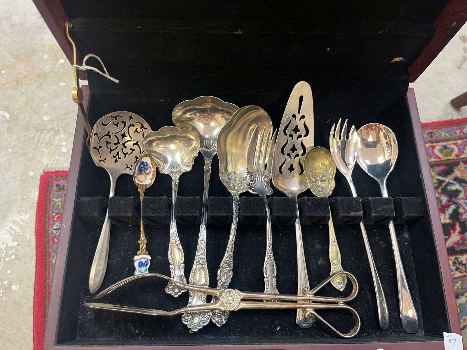 Flatware Box with VTG Silver Untensils: Flatware Box with VTG Silver Untensils
