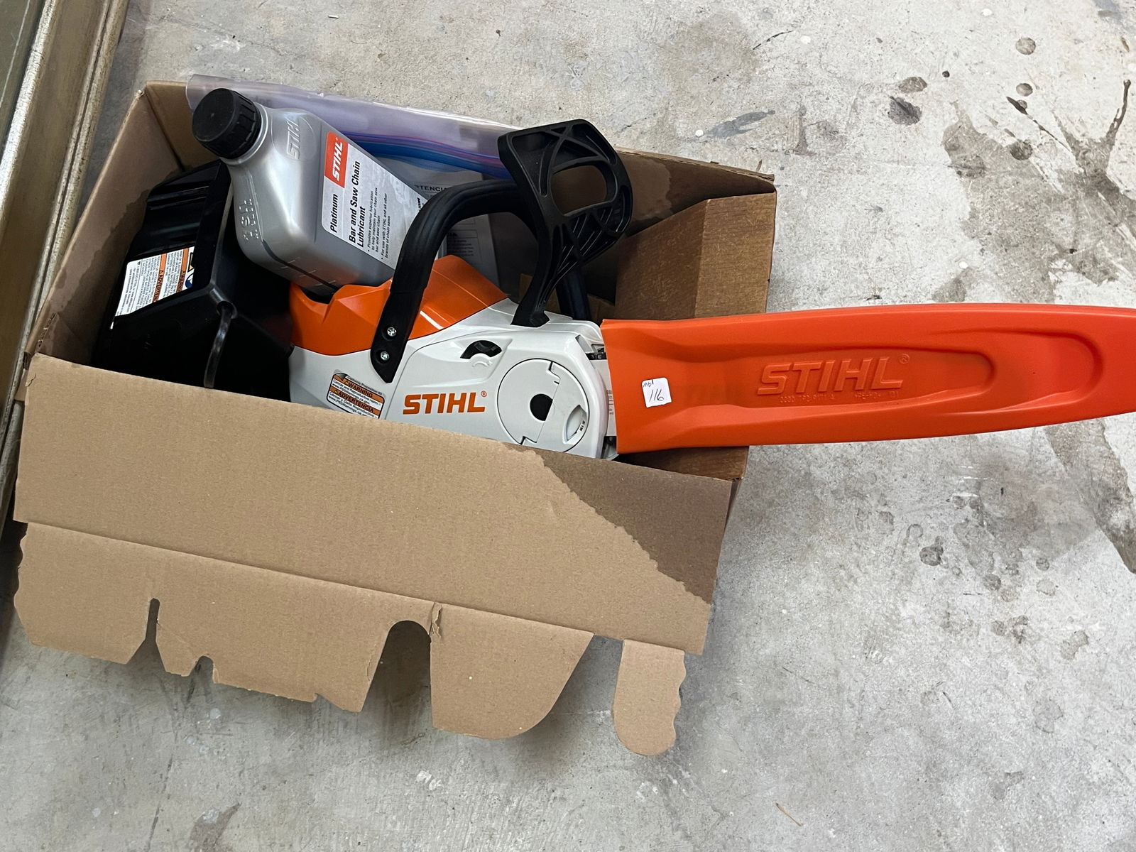 NEW Stihl MSA 120 with Battery/Charger (1 of 3)