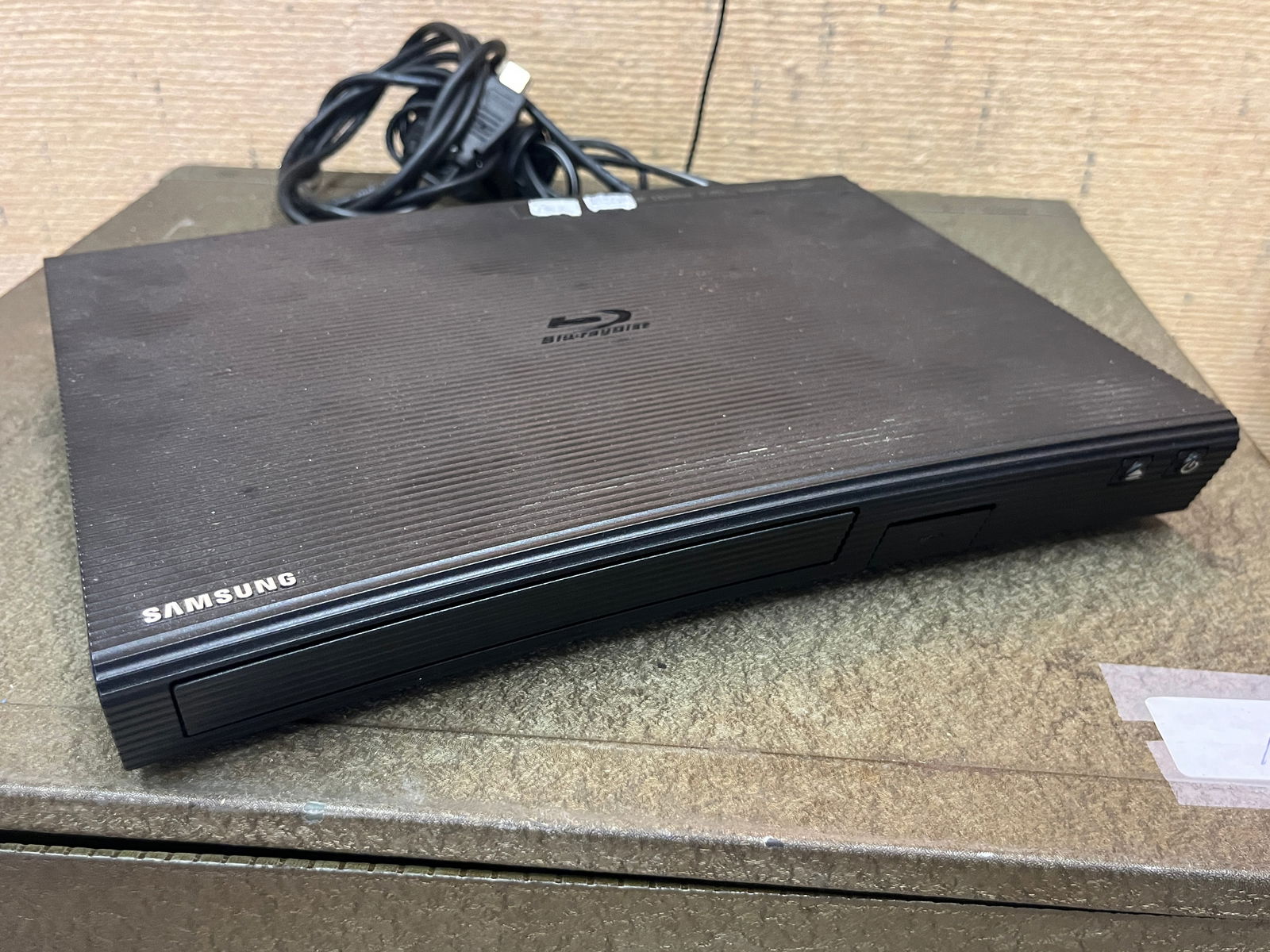 Samsung DB-J5700 Blueray Player (1 of 2)