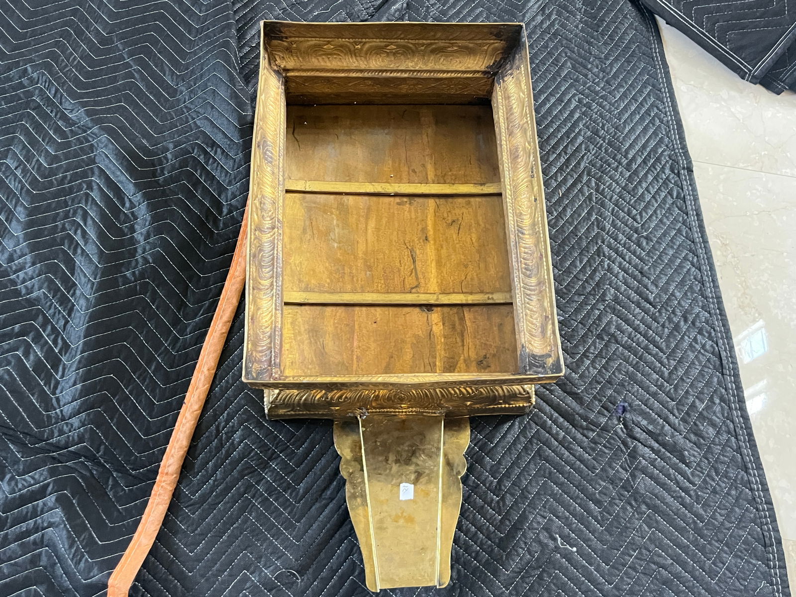 VTG Hammered Brass Picture Frame (1 of 5)