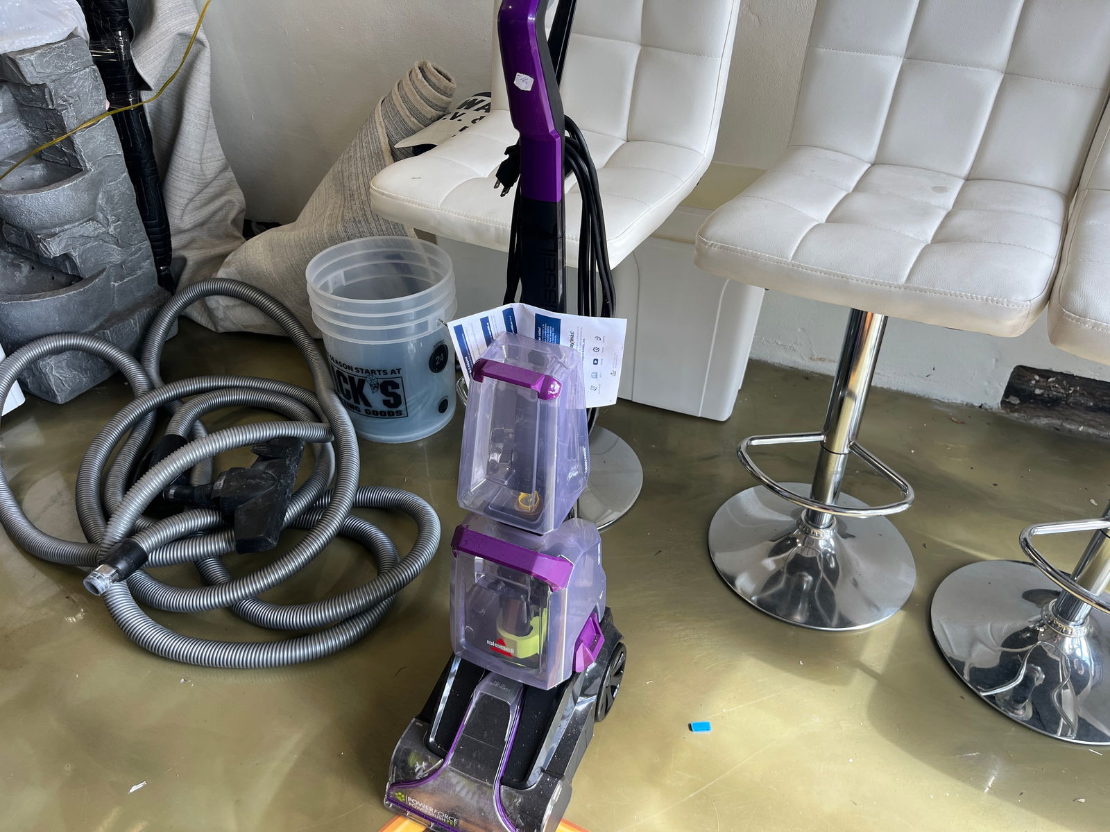 Bissel Capet Cleaner (1 of 3)