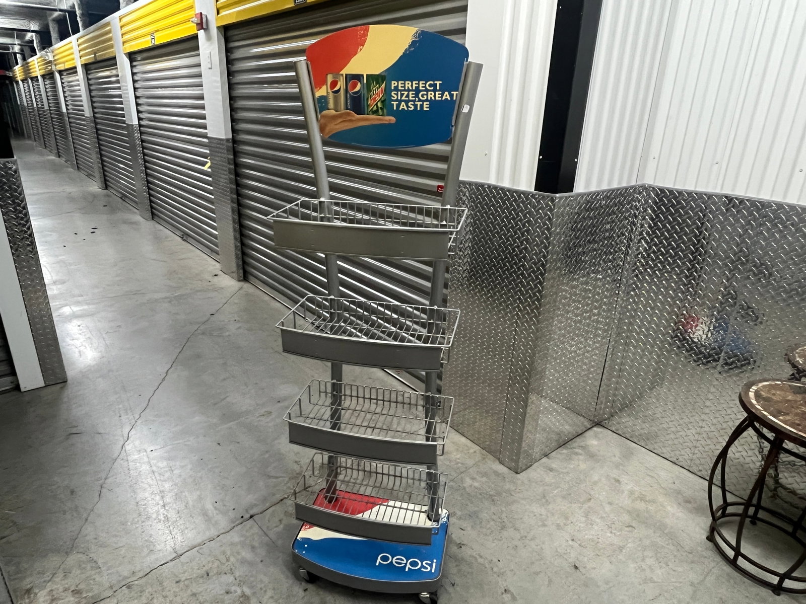 VTG Pepsi Rollaround Display Stand: VTG Pepsi Rollaround Display Stand