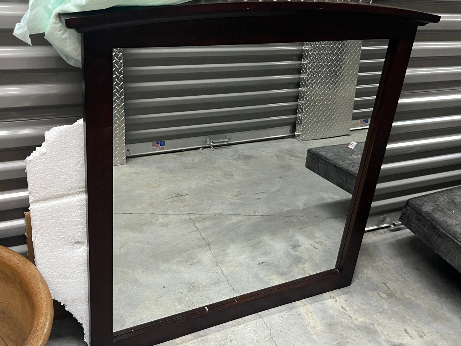 Mahogany Frame Dresser Mirror: Mahogany Frame Dresser Mirror