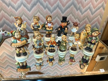 (12) Assorted VTG Hummel/Goebel Figurines