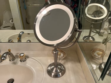 Vesaur Silver 10"dia. Dimmable Brightness Professional Lighted Mirror