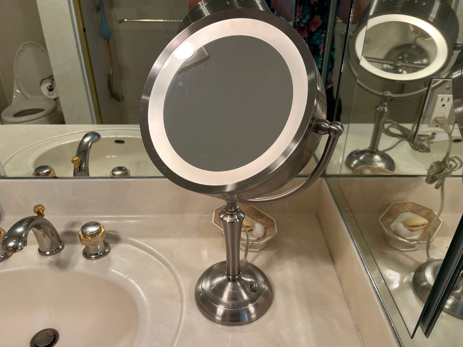 Vesaur Silver 10"dia. Dimmable Brightness Professional Lighted Mirror (1 of 3)