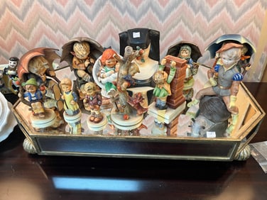 (12) Assorted VTG Hummel Figurines