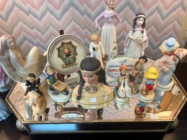 (12) Assorted VTG Hummel/Goebel Figurines