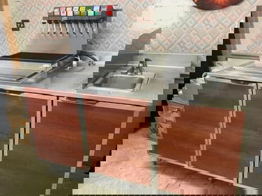 Stainless 30"x60" Counter with 8-Beverage Dispensers & Hand Sink