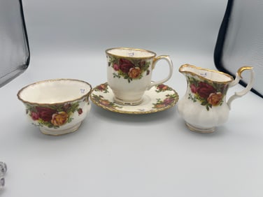 VTG Royal Albert 'Old Country Rose' Cup/Saucer/Cream/Sugar