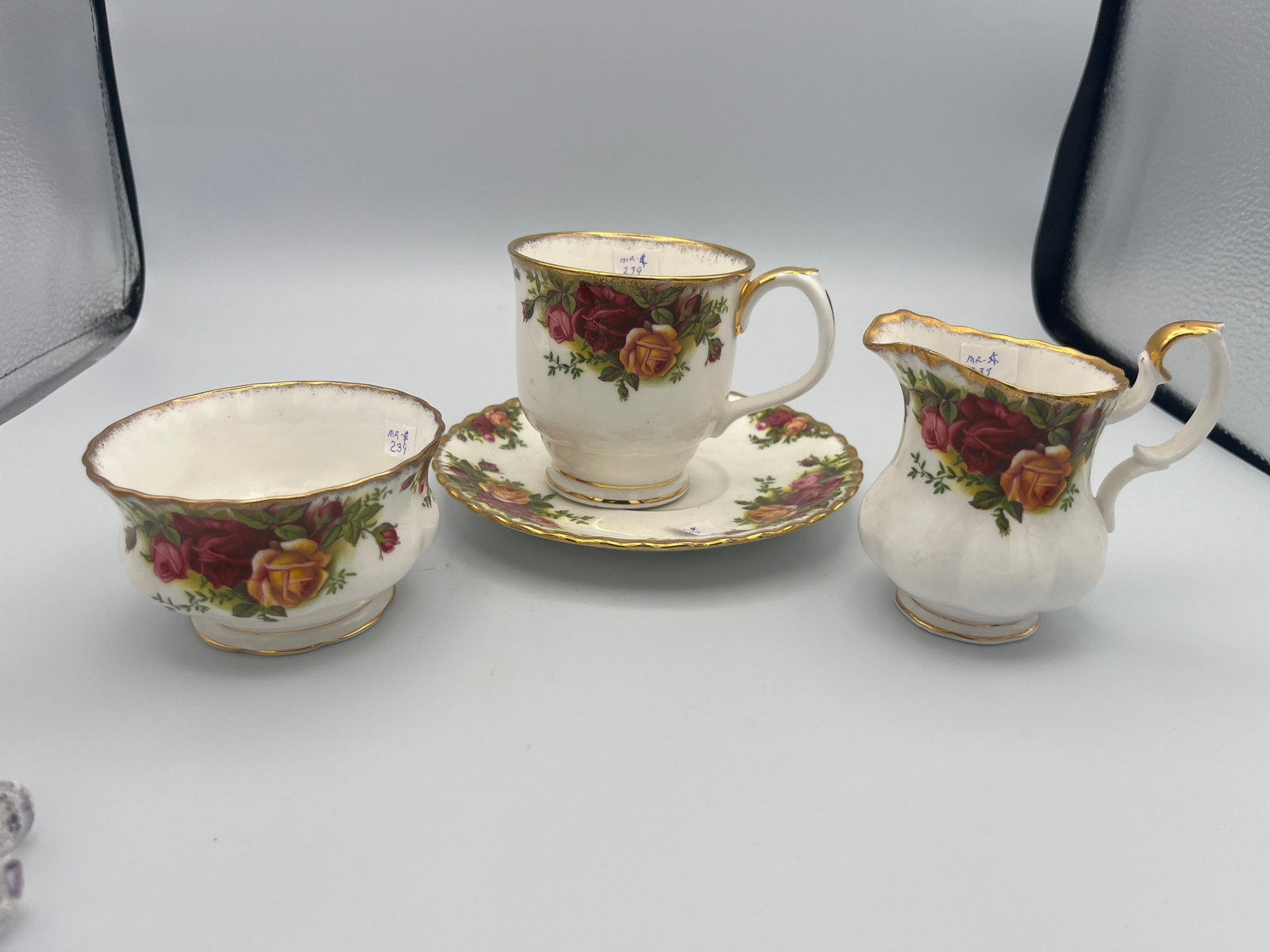 VTG Royal Albert 'Old Country Rose' Cup/Saucer/Cream/Sugar: VTG Royal Albert 'Old Country Rose' Cup/Saucer/Cream/Sugar