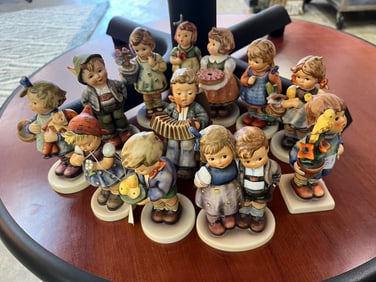 (12) Assorted VTG Hummel/Goebel Figurines