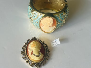 VTG AMEDEO Carved Cameo Wide Hinged Bracelet & Cameo Brooch