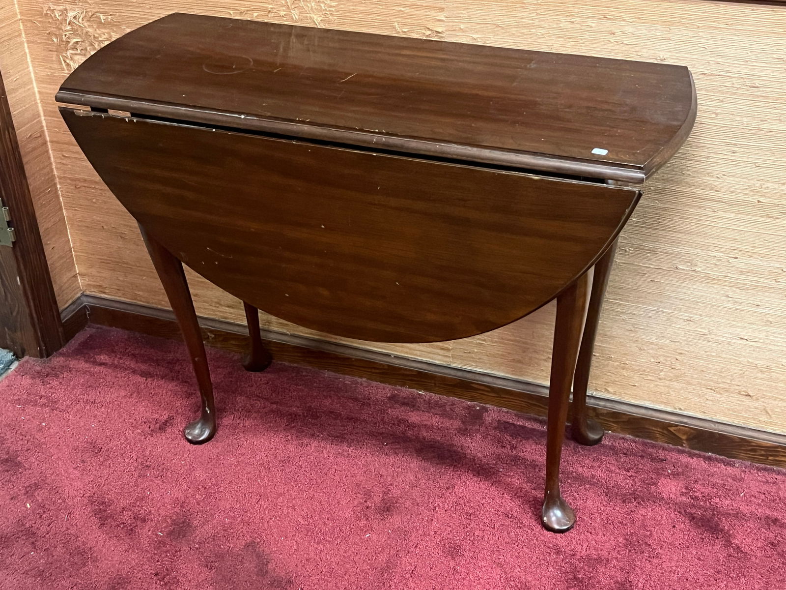 Mahogany Drop Leaf Table: Mahogany Drop Leaf Table