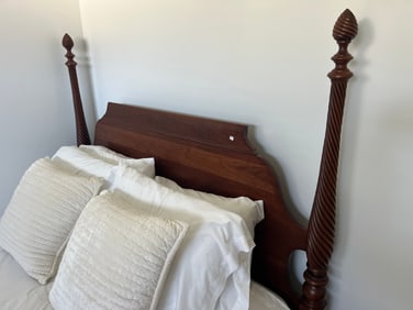 Ethan Allen 4-Post Cherrywood Queen Size Bed