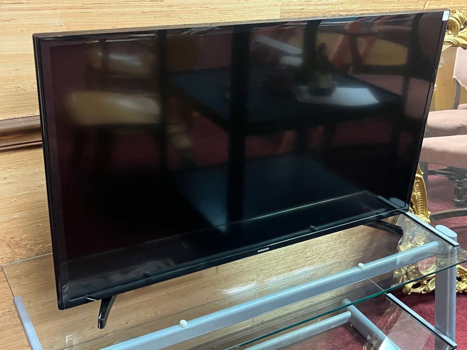 Samsung 40" TV (1 of 2)