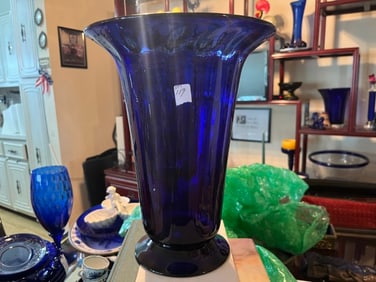 VTG Hand Blown Cobalt Blue Vase