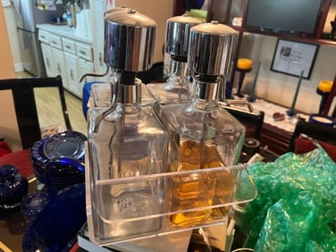 MCM Acrylic Swivel Decanter Pump Set